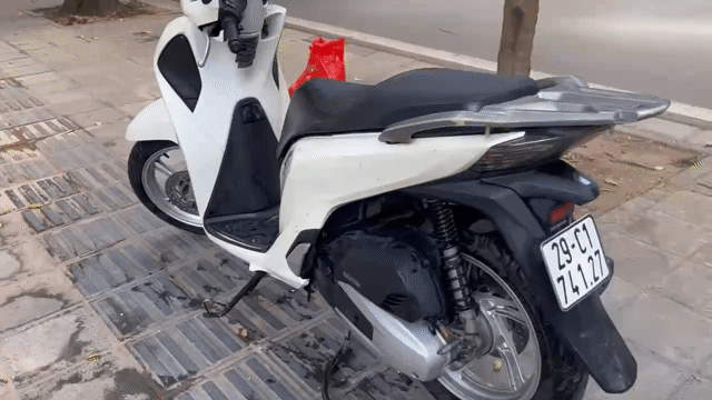 Honda SH 150i CBS 2017 Trắng. Mua bán Xe máy tại Quận Hoàn Kiếm Hà Nội được đăng bởi Đạt Trương hình 1