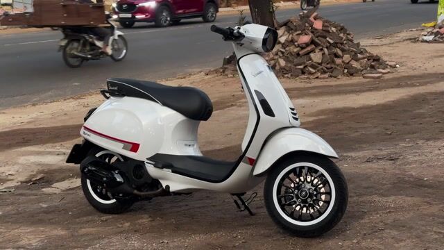Piaggio Vespa Sprint 2016 Trắng. Mua bán Xe máy tại Thành phố Pleiku Gia Lai được đăng bởi Xe Máy Nguyễn Vũ Gialai hình 1
