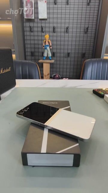 Samsung Z Flip7 FE 128GB Đen, Trắng 99%. Mua bán Điện thoại tại Quận Gò Vấp Tp Hồ Chí Minh được đăng bởi HoangDang hình 1