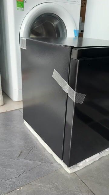 Tủ lạnh mini Hisense HR05DB Đen. Mua bán Tủ lạnh tại Thành phố Thủ Đức Tp Hồ Chí Minh được đăng bởi Điện Máy Giá Kho hình 1