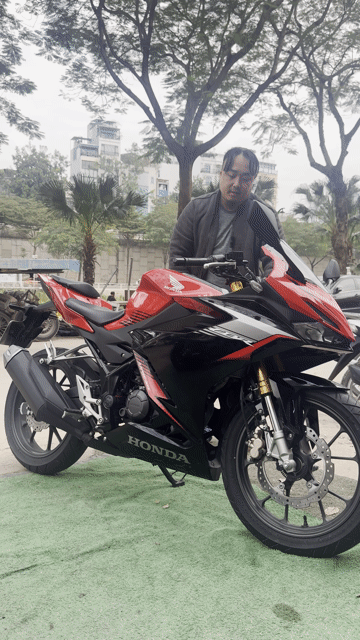 Honda CBR 150R abs Đen đỏ mới đi 1000 km. Mua bán Xe máy tại Quận Cầu Giấy Hà Nội được đăng bởi Tong motor xe may hình 1