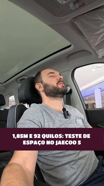 1,85m e 92 quilos: teste de espaço no Jaecoo 5