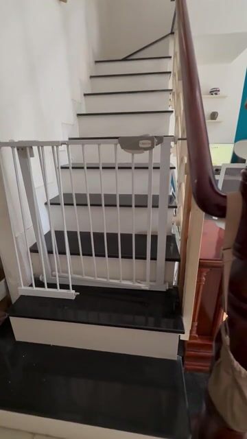 Thanh chắn cầu thang Kim loại Trắng 75-84cm. Mua bán Mẹ và bé tại Huyện Nhà Bè Tp Hồ Chí Minh được đăng bởi Lạ Độc hình 1