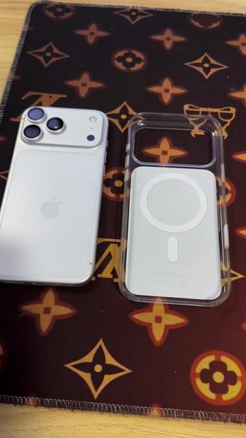 Ốp lưng Apple 17 Pro Max Trong suốt. Mua bán Phụ kiện (Màn hình, Chuột...) tại Huyện Phong Điền Cần Thơ được đăng bởi NGUYỄN NGUYỄN hình 1