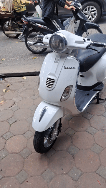 Bán xe điện Vespa màu trắng có Trả Góp. Mua bán Xe máy tại Quận Đống Đa Hà Nội được đăng bởi Thiên Hương hình 1