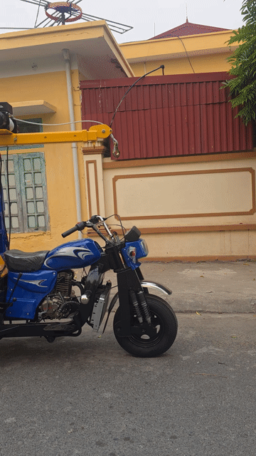 Xe ba gác VĨ TUYẾN 250cc gắn cẩu điện mô tơ 360. Mua bán Phương tiện khác tại Thành phố Uông Bí Quảng Ninh được đăng bởi VĨ TUYẾN  hình 1