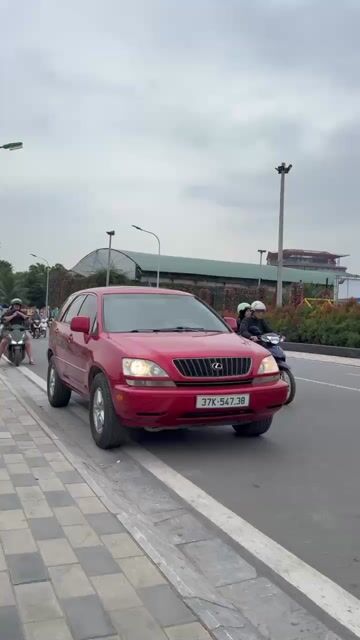 Lexus RX300 màu Đỏ. Mua bán Ô tô tại Quận Bắc Từ Liêm Hà Nội được đăng bởi Đức Art hình 1