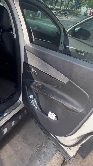 Peugeot 50***00 km. Mua bán Ô tô tại Quận 7 Tp Hồ Chí Minh được đăng bởi Hair Salon Chí Tâm hình 1