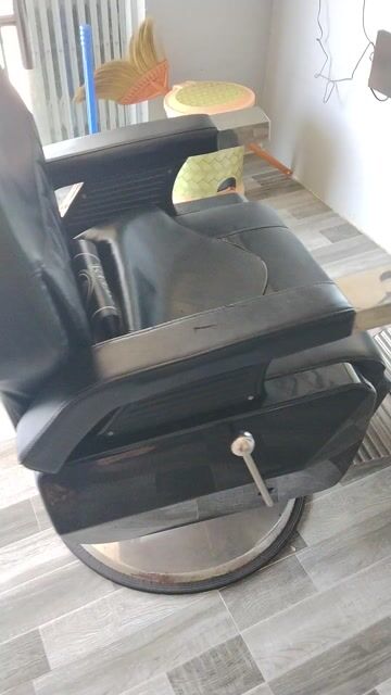 Nội thất tiệm cắt tóc 3 ghế 3 gương. Mua bán Nội thất, đồ gia dụng khác tại Huyện Hàm Tân Bình Thuận được đăng bởi Huy Kaido hình 1