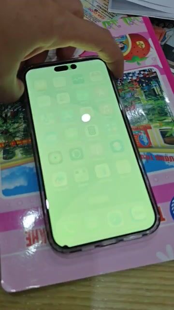 bán màn 15 promax bị xanh màn, cho thợ về ép cáp. Mua bán Điện thoại tại Quận Hà Đông Hà Nội được đăng bởi Quạt cổ Hà Đông hình 1