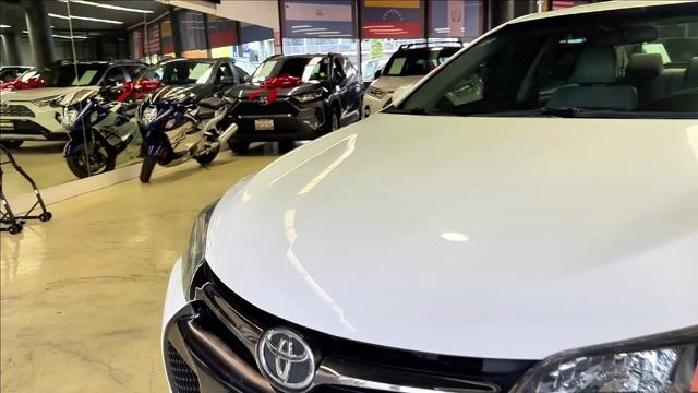 2016 Toyota Camry video thumbnail