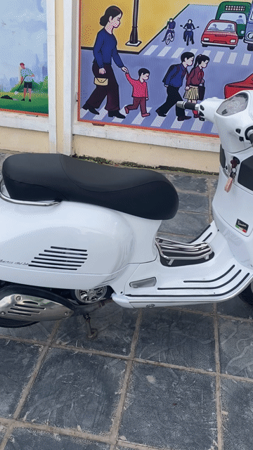 Piaggio Vespa GTS Trắng. Mua bán Xe máy tại Quận Long Biên Hà Nội được đăng bởi Duy Nguyên hình 1