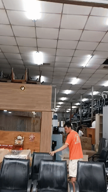 Ghế chân quỳ Đen Da, Kim loại,ghế quỳ phòng họp cũ. Mua bán Đồ dùng văn phòng tại Quận Gò Vấp Tp Hồ Chí Minh được đăng bởi Kho Đồ cũ Phú Nhàn hình 1