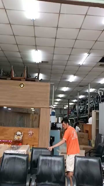 Ghế chân quỳ Đen Da, Kim loại,ghế quỳ phòng họp cũ. Mua bán Đồ dùng văn phòng tại Quận Gò Vấp Tp Hồ Chí Minh được đăng bởi Kho Đồ cũ Phú Nhàn hình 1