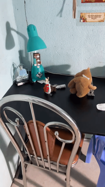 Bàn máy tính gỗ Đen rất mới. Mua bán Bàn ghế tại Quận 7 Tp Hồ Chí Minh được đăng bởi Tấn Phú hình 1