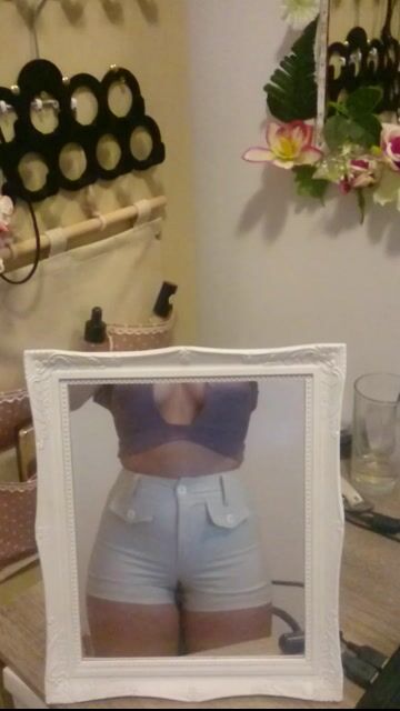 Model - JolieSophie petite