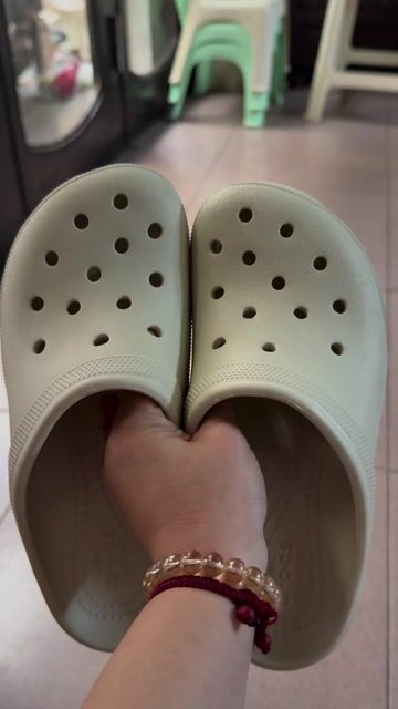 Dép Crocs Unisex màu Kem đã sử dụng. Mua bán Giày dép tại Quận Hoàn Kiếm Hà Nội được đăng bởi Đào Thanh Huyền hình 1