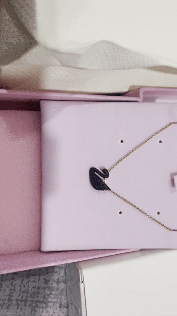 Dây chuyền Swarovski Thiên nga đen Nữ. Mua bán Phụ kiện thời trang khác tại Thành phố Thủ Đức Tp Hồ Chí Minh được đăng bởi Hằng hình 1