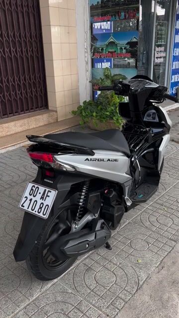 Honda Air Blade 2019 Bạc đen. Mua bán Xe máy tại Thành phố Biên Hòa Đồng Nai được đăng bởi Khiêm Đỗ hình 1