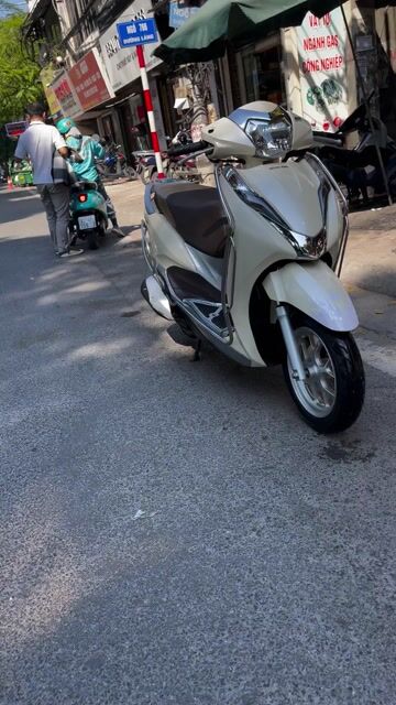 Honda Lead 2018 125 màu Kem. Mua bán Xe máy tại Quận Đống Đa Hà Nội được đăng bởi Hà hình 1