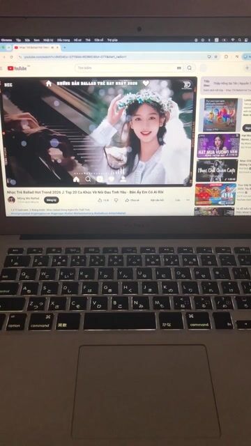Apple MacBook Air i5 8GB Bạc macOS Monterey. Mua bán Laptop tại Quận Liên Chiểu Đà Nẵng được đăng bởi Tên chưa cung cấp hình 1