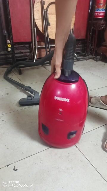 Máy hút bụi Philips Đỏ 1400W. Mua bán Thiết bị vệ sinh, nhà tắm tại Quận Đống Đa Hà Nội được đăng bởi Long hình 1