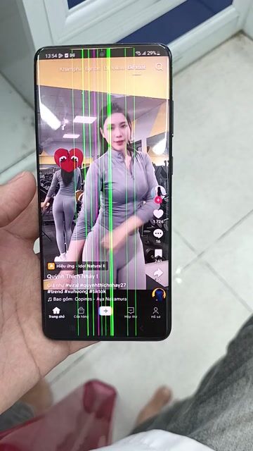 Samsung S20 plus 8/128 Đen Sọc màn hình. Mua bán Điện thoại tại Quận 8 Tp Hồ Chí Minh được đăng bởi tam duc hình 1
