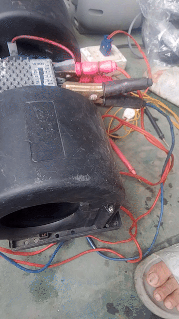 Quạt dàn lạnh ô tô Kim Hạc JH8137 Đen 24VDC 8.5A. Mua bán Phụ tùng xe tại Quận 6 Tp Hồ Chí Minh được đăng bởi Ngọc Lực hình 1