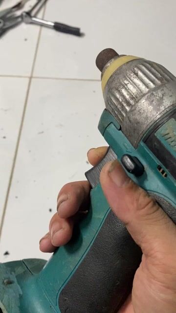 Máy khoan Makita 18V Xanh ngọc. Mua bán Đồ chuyên dụng, Giống nuôi trồng tại Huyện Long Hồ Vĩnh Long được đăng bởi Nguyễn Ngọc Hùng hình 1