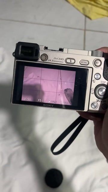 Máy ảnh Sony A6000 Bạc. Mua bán Máy ảnh, Máy quay tại Thành phố Thuận An Bình Dương được đăng bởi Minh Triết Nguyễn hình 1