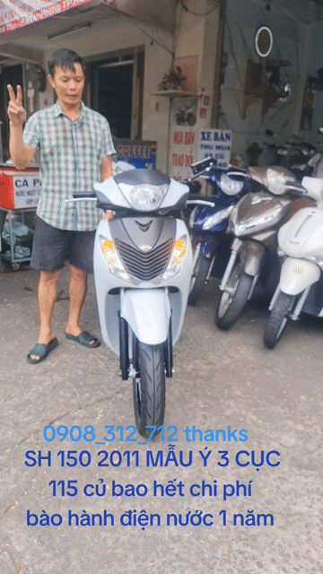 Honda SH 150i 2011 Trắng 28381 km. Mua bán Xe máy tại Quận 11 Tp Hồ Chí Minh được đăng bởi CỬA HÀNG XE MÁY LONG HỔ hình 1