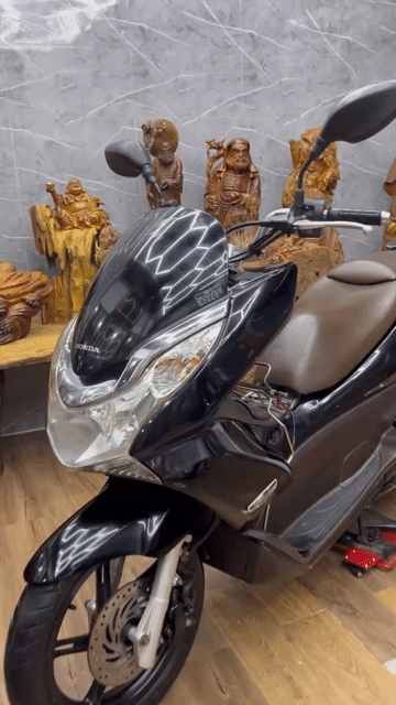 Honda PCX chính chủ biển SG xe đẹp, máy êm ru. Mua bán Xe máy tại Quận 7 Tp Hồ Chí Minh được đăng bởi Xe Cũ Hiếu CT hình 1