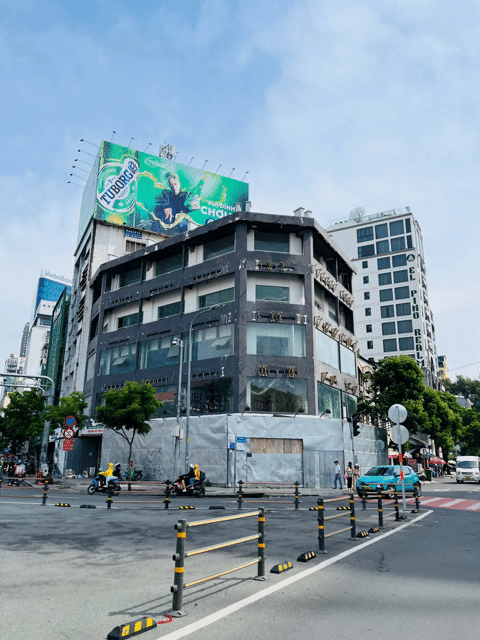 Cho thuê Văn phòng, Mặt bằng kinh doanh Quận 1 Tp Hồ Chí Minh diện tích 1500 m² giá 200 triệu/tháng