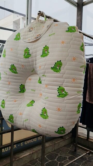 Gối chống trào ngược và gối chặn ngủ cho bé