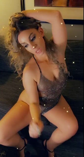 Model - Kina Valentina ass