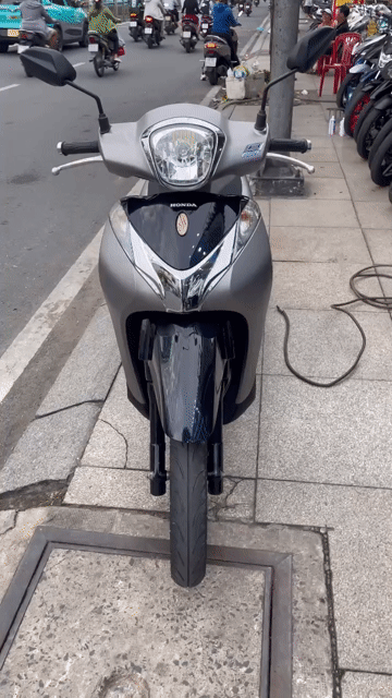 Honda SH Mode 2018 Xám Đã sử dụng. Mua bán Xe máy tại Quận Tân Phú Tp Hồ Chí Minh được đăng bởi Tuanduy hình 1