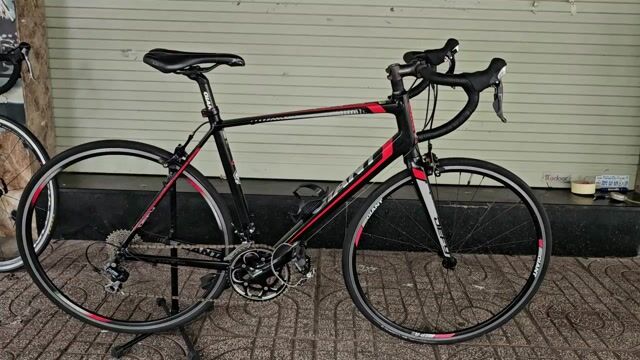 Road Giant Defy size ML xách tay Mỹ. Mua bán Xe đạp tại Quận Tân Phú Tp Hồ Chí Minh được đăng bởi Thanhhoa bike hình 1