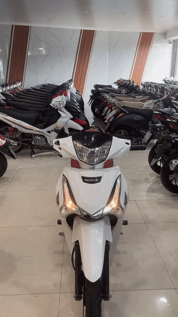 Honda Future 125 2024 Trắng đỏ 2000 km. Mua bán Xe máy tại Quận Ô Môn Cần Thơ được đăng bởi XE MÁY QUANG TRẦN chuyen bán xe trúng thưởng  hình 1