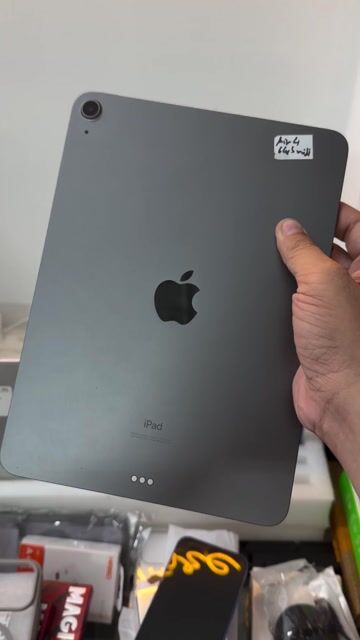 Apple iPad Air 4 Wifi 64GB Xám. Mua bán Máy tính bảng tại Quận Tân Bình Tp Hồ Chí Minh được đăng bởi Tran Minh Anh hình 1