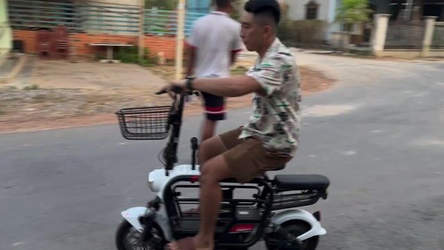 Xe Đạp Điện Màu Trắng Còn Đẹp. Mua bán Xe đạp tại Huyện Tân Châu Tây Ninh được đăng bởi Nguyễn Tiến Đạt hình 1