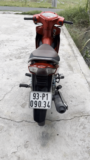 Suzuki BNIKE 125 Đỏ. Mua bán Xe máy tại Thị xã Duyên Hải Trà Vinh được đăng bởi Chợ ĐT Giá Tốt hình 1