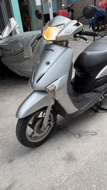 Honda SCR 110 Bạc 2009máy êm zin chưa bung đầu.cọp. Mua bán Xe máy tại Quận 3 Tp Hồ Chí Minh được đăng bởi Phạm thanh Trí  hình 1
