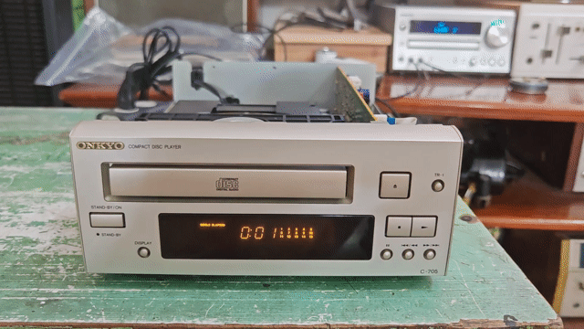 Đầu đĩa CD Onkyo C-705 hàng Nhật. Mua bán Tivi, Âm thanh tại Quận Liên Chiểu Đà Nẵng được đăng bởi Quý Mini hình 1