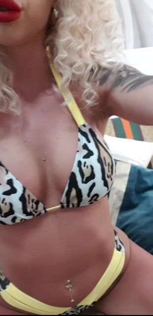 Model - Krystaljenna naughty