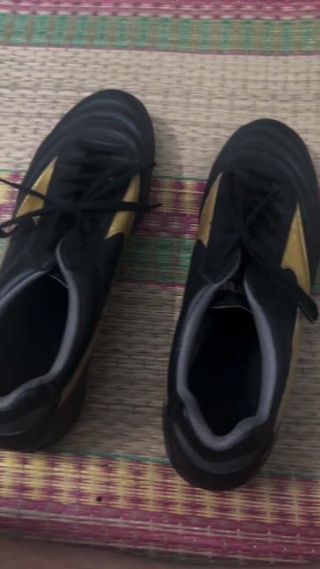 Giày đá bóng Mizuno Morelia Club Nam Đen phối vàng. Mua bán Đồ thể thao, Dã ngoại tại Quận Phú Nhuận Tp Hồ Chí Minh được đăng bởi hiếu huỳnh hình 1
