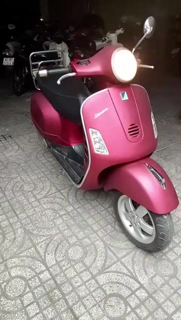 vespa GTS 125 nhập Ý 2005. cavet đầy đủ. Mua bán Xe máy tại Quận Bình Thạnh Tp Hồ Chí Minh được đăng bởi Cửa hàng bán xe cũ hcm bình thạnh hình 1