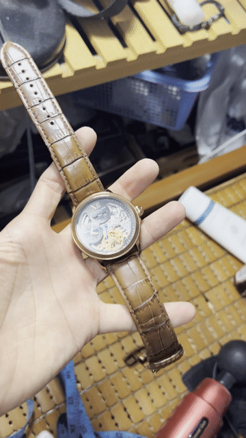 Đồng hồ Stuhrling dây da nâu 40mm. Mua bán Đồng hồ tại Thành phố Phan Rang-Tháp Chàm Ninh Thuận được đăng bởi Nguyễn Hùng hình 1