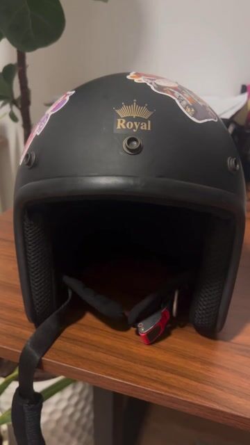 Nón bảo hiểm 3/4 Royal đen L. Mua bán Phụ tùng xe tại Thành phố Thủ Đức Tp Hồ Chí Minh được đăng bởi Huyen Pham hình 1