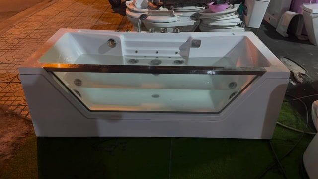 Bồn tắm massage Kính Trắng 1m7 x 80 cũ. Mua bán Thiết bị vệ sinh, nhà tắm tại Quận Tân Bình Tp Hồ Chí Minh được đăng bởi Đồ Cũ Giá Tốt  hình 1