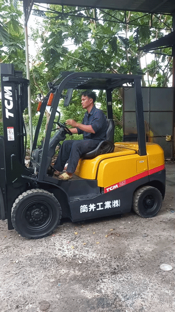 Xe nâng TCM 2.5 tấn máy dầu tự động Vàng Đen. Mua bán Phương tiện khác tại Huyện Củ Chi Tp Hồ Chí Minh được đăng bởi Nguyễn Quốc Duy hình 1